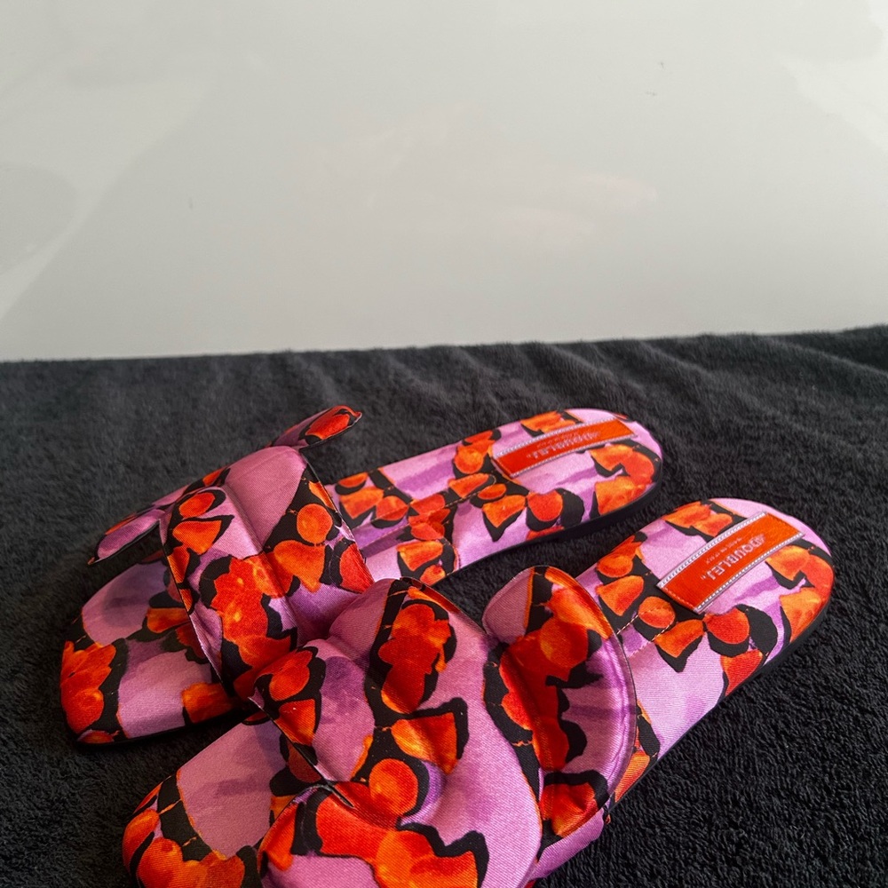 LA DOUBLE J Vibrant Floral Slide Sandals
